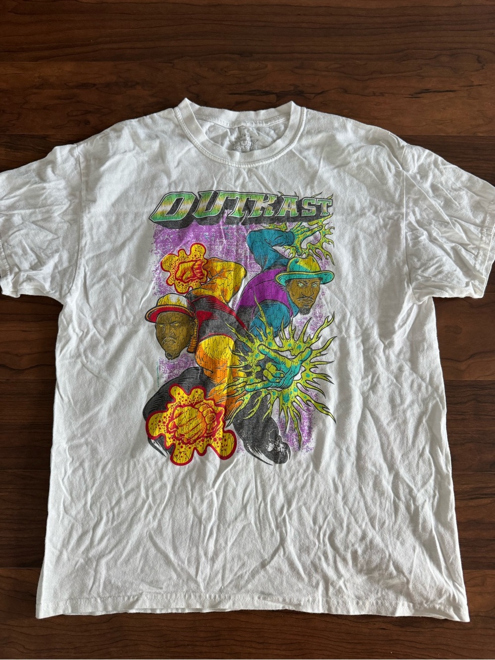 Men’s Outcast graphic tee